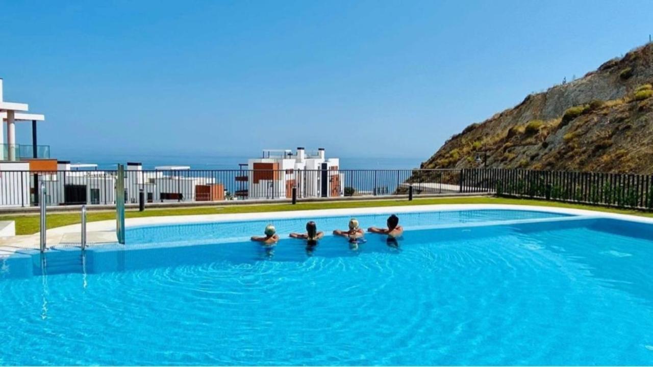 Beach Paradise In Фуeнхирола Екстериор снимка