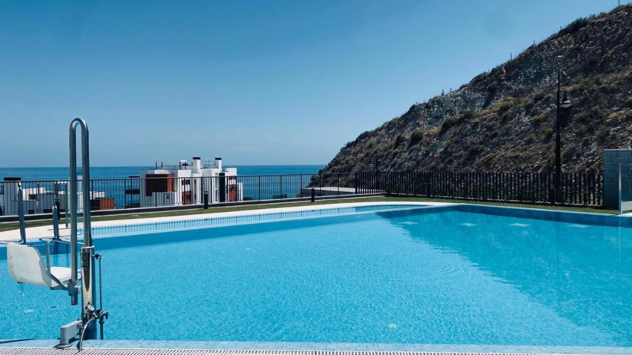 Beach Paradise In Фуeнхирола Екстериор снимка